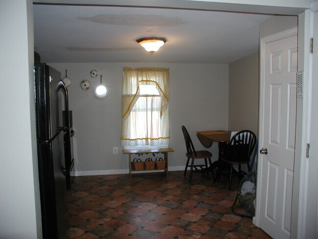 Building Photo - Cozy 1-Bed Apartment in Clarksboro, NJ!