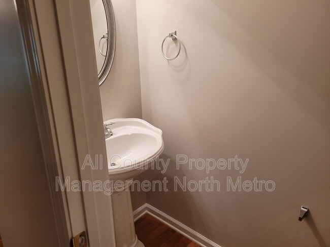 Building Photo - 9859 Murano View