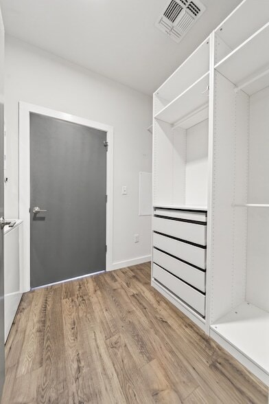 Building Photo - 1900 12th Ave S