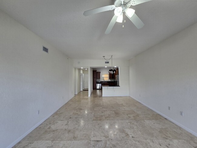 Building Photo - Beautiful 2 Bed 2 Bath Condo in West Palm ...