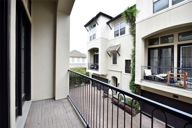 Building Photo - 5813a Kiam St