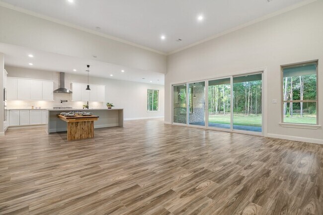 Building Photo - 12110 W Tara Plantation Dr
