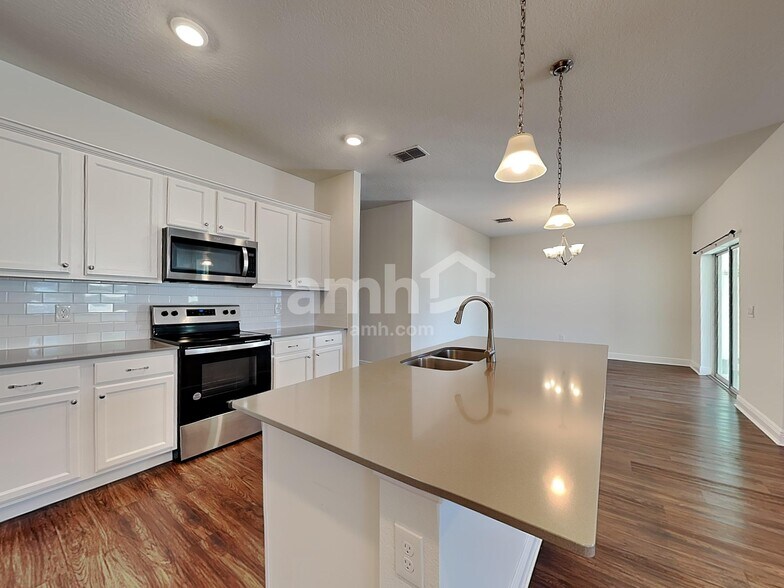 Building Photo - 805 Heavenly Dr