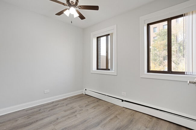 Building Photo - 6029 N Winthrop Ave