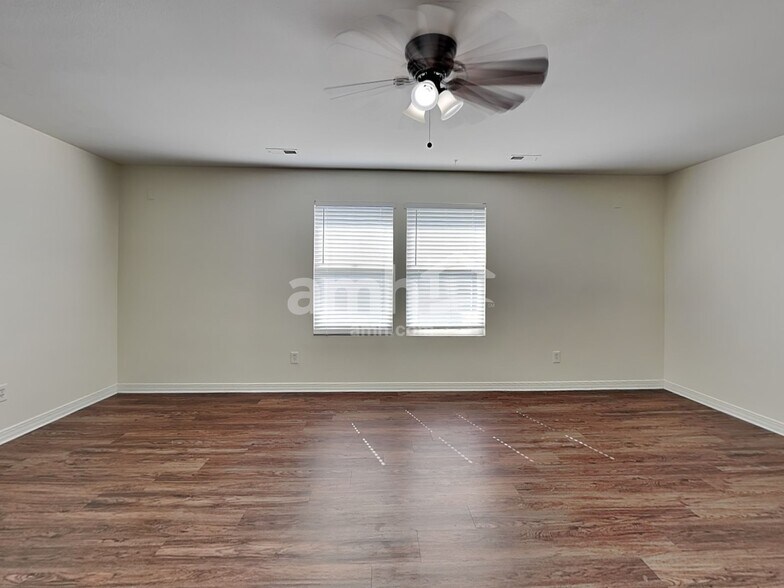 Building Photo - 793 E 2000 S