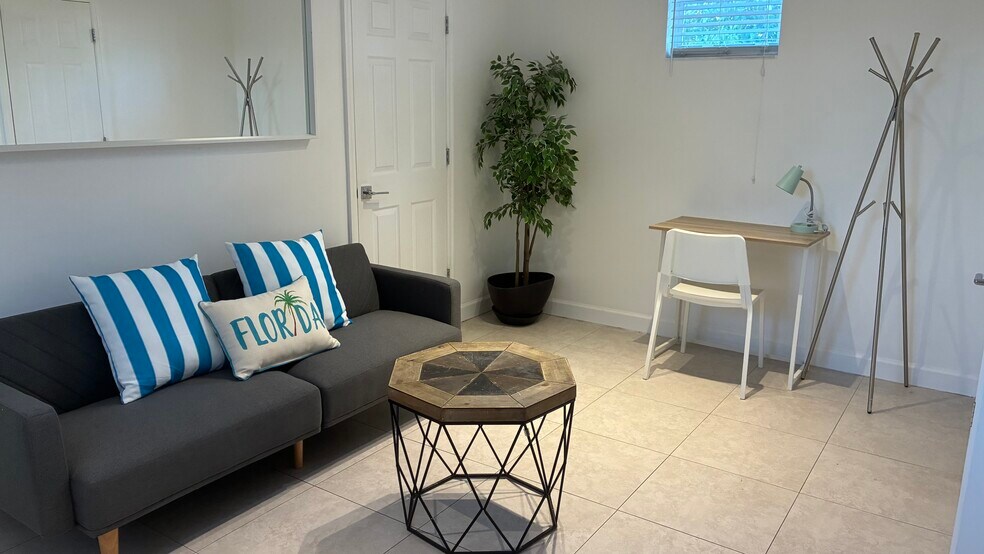 Building Photo - 239 NW 32nd St