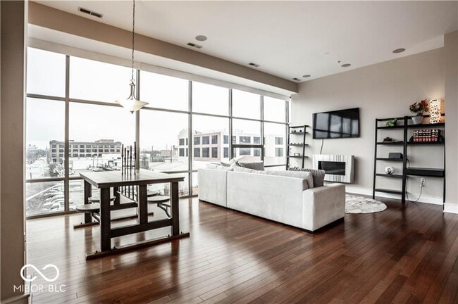 Building Photo - 802 N Meridian St