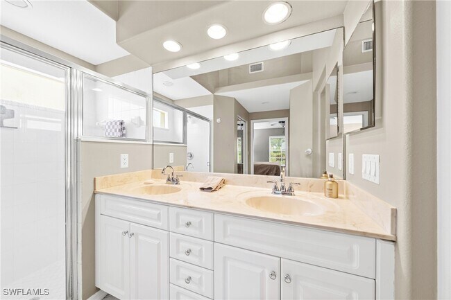 Building Photo - 8100 Ibis Cove Cir