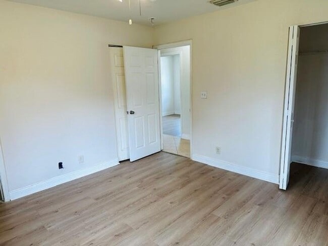 Building Photo - 3421 Helena Dr