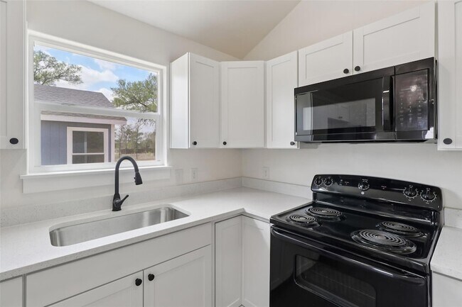 Building Photo - 1087 Schubert Ln