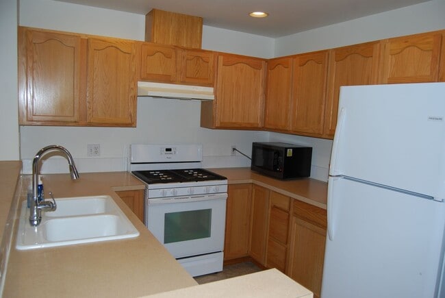 Building Photo - Spacious 2 bedroom 2.5 Bath Townhome in Auburn