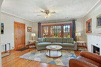 Building Photo - 915 W Pacific Ave