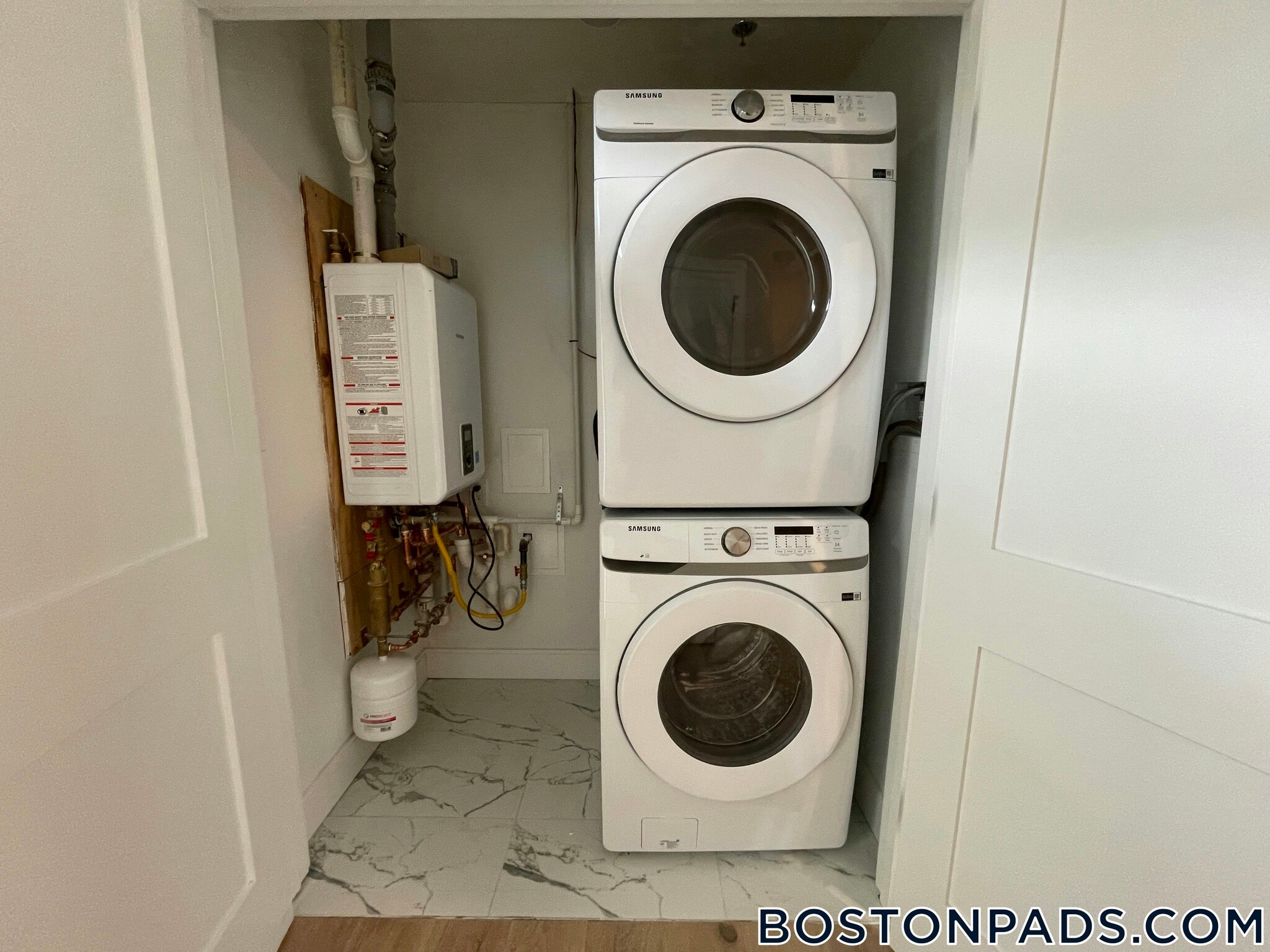 Building Photo - 157 Everett St