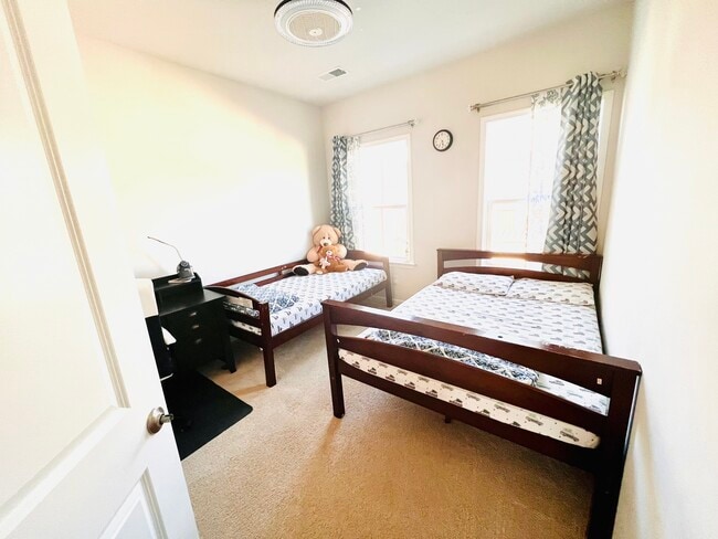 Building Photo - 3010 Mahican Cir