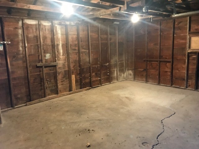 Building Photo - COMING SOON!! FOR LEASE Beautiful 3-Bedroom House in Grand Blanc