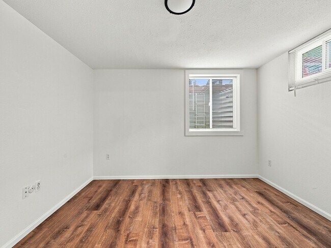 Building Photo - 2122 8th Ave