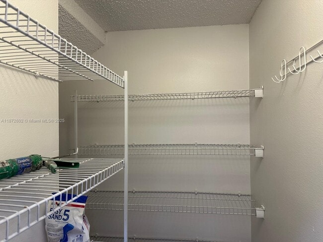 Building Photo - 955 NE 42nd Terrace