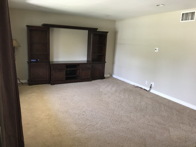 Building Photo - 7150 Scarborough Peak Dr