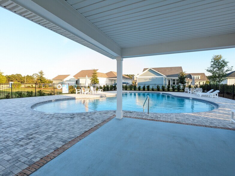 Building Photo - 301 Coral Gables St