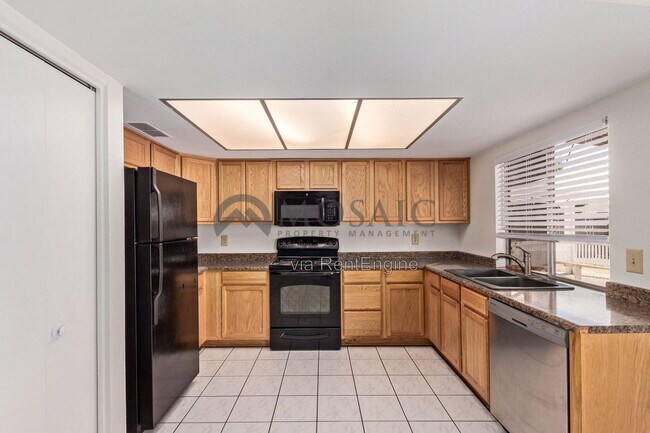 Building Photo - 3841 W Bluefield Ave