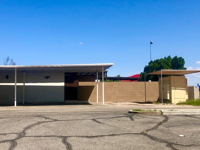 Building Photo - 2130 S 11th Ave
