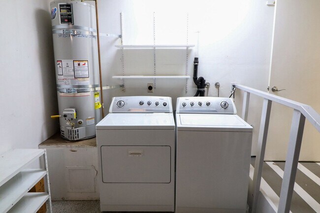 Building Photo - 1050 Pacifica Dr