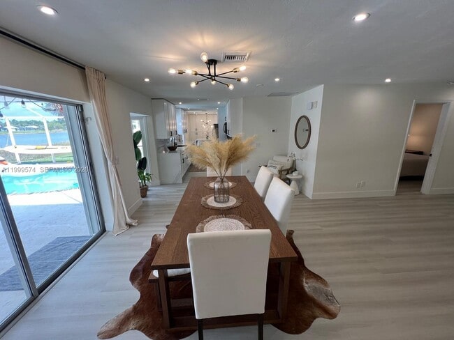 Building Photo - 503 Jackson Ave