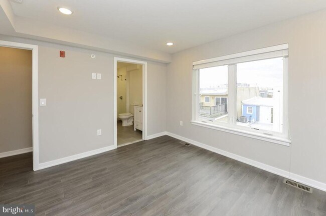 Building Photo - 726 N 19th St