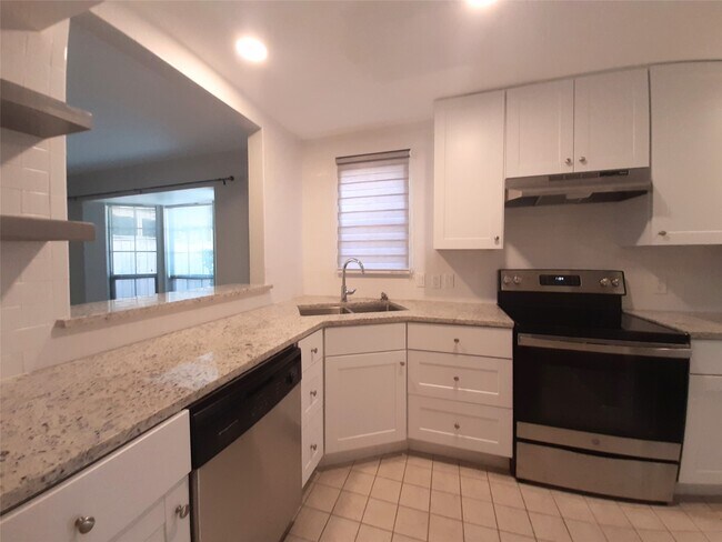 Building Photo - 767 Bering Dr