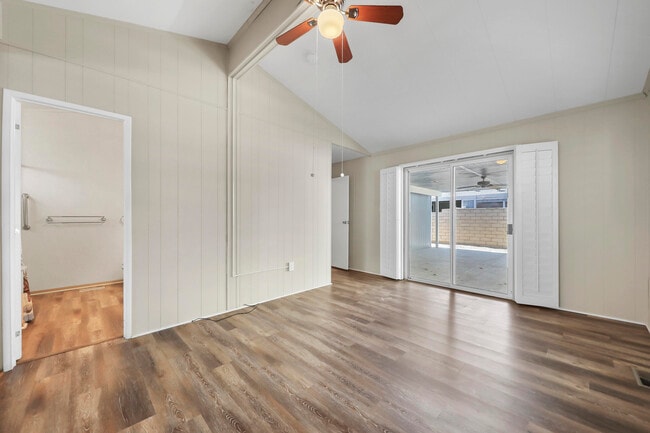 Building Photo - 74647 Azurite Cir E