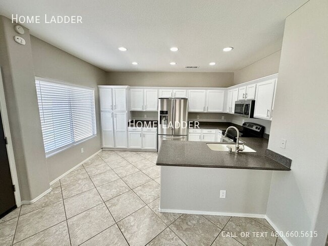 Building Photo - 4307 S Rim Ct