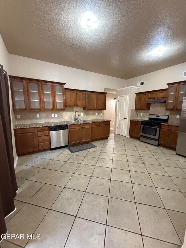 Building Photo - 14345 Desert Sage Dr
