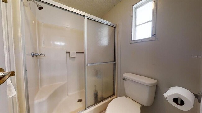 Building Photo - 1519 Hillcrest Dr