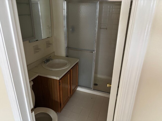 Building Photo - Abbey Lane Townhome 3 Beds 3 Baths!!