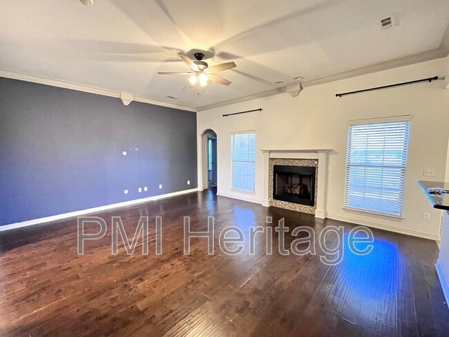 Building Photo - 206 Peyton St