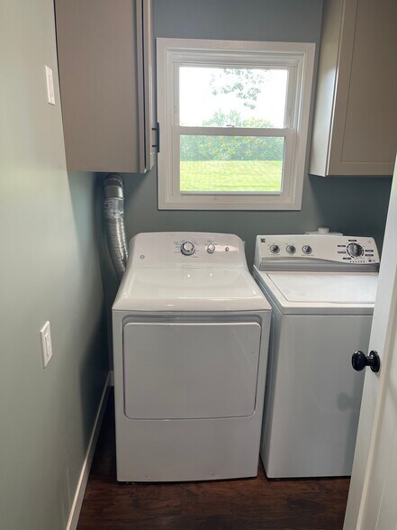Laundry room with washer/dryer - 6601 W 141st Ave