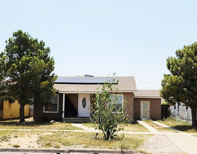 Building Photo - 2705 W Kentucky Ave