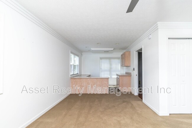 Building Photo - 2084 Allenridge Dr