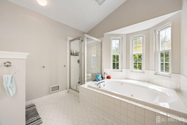 Building Photo - 301 Pheasant Run
