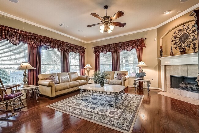 Building Photo - 18318 Hampton Hills Dr