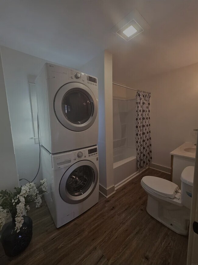 Building Photo - 1134 Bertch Ave