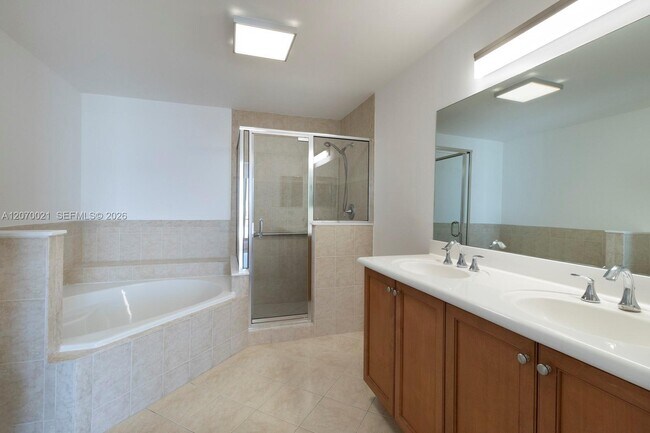 Building Photo - 8395 SW 73rd Ave