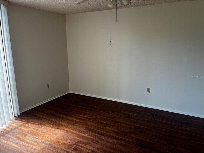 Building Photo - 800 Cove Cay Dr