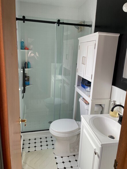 Building Photo - 8017 33rd Pl N