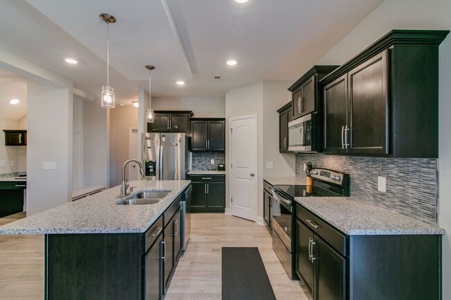 Building Photo - 1132 Eagle's View Dr