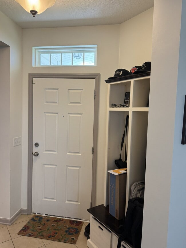 Building Photo - Spring Move in Special:  2nd month rent is FREE if you sign a lease before the end of July.