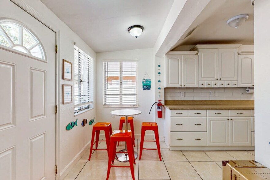 Building Photo - 4810 Winchester Dr
