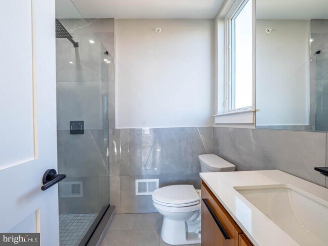 Building Photo - 769 S 10th St