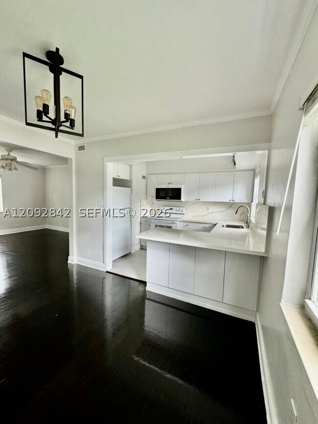 Building Photo - 7740 SW 54th Ct