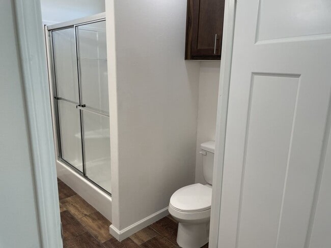 Building Photo - 5631 Pinecrest Dr